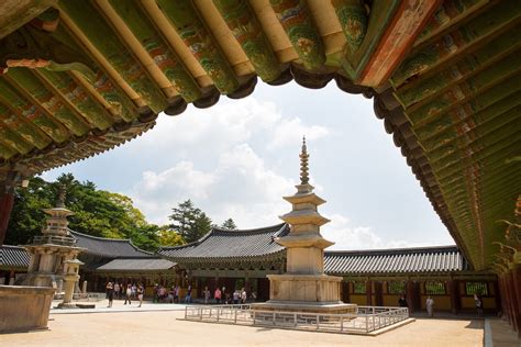 慶州の石窟庵、歴史と自然が織りなす壮大な芸術空間！